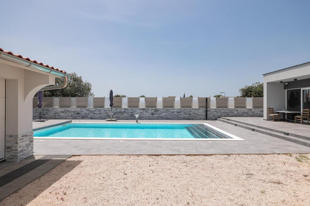 Apartments Nicola With Private Pool Bibinje Exterior foto